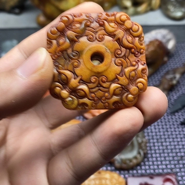 蛇纹石玉合金颈饰