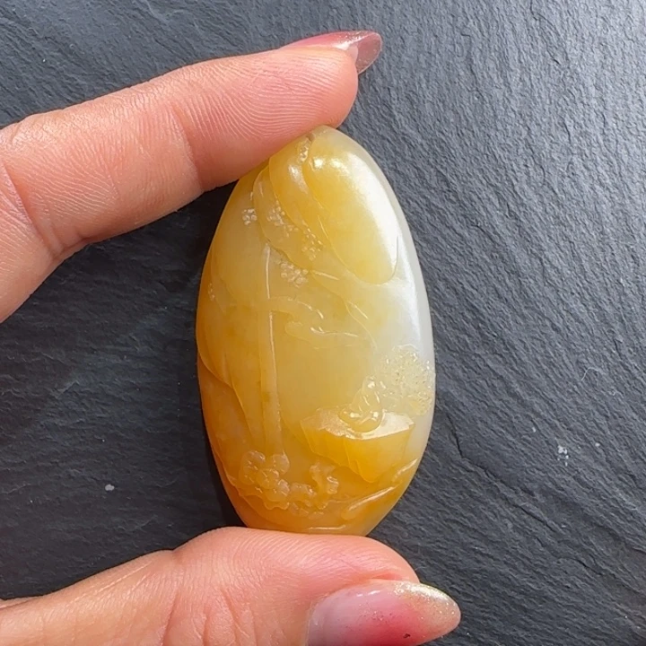 松***石和田玉未镶嵌颈饰