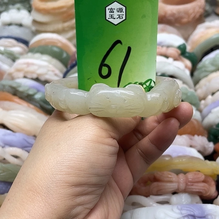 未镶嵌手镯石英岩玉