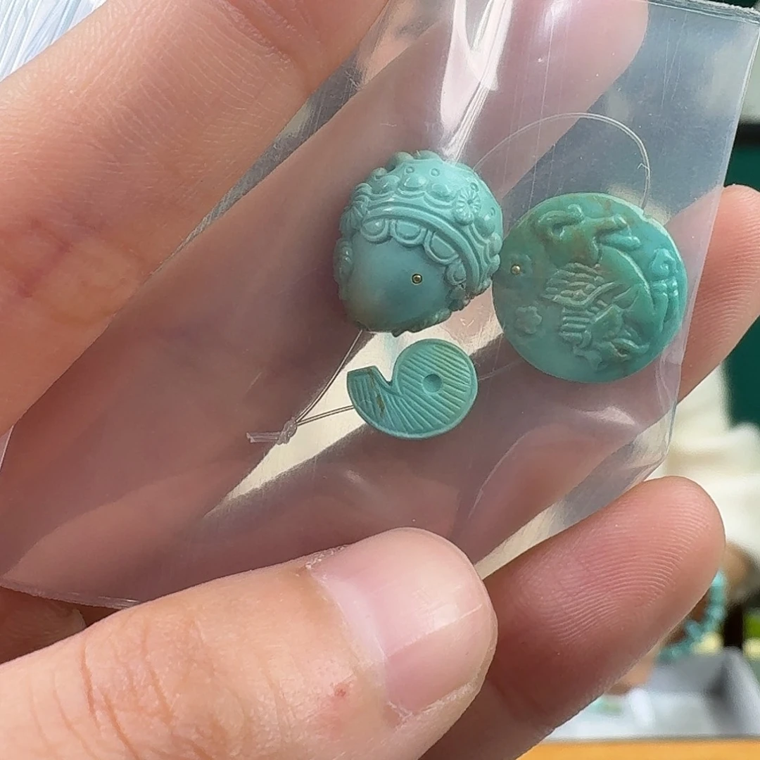 绿松石未镶嵌珠宝奇石