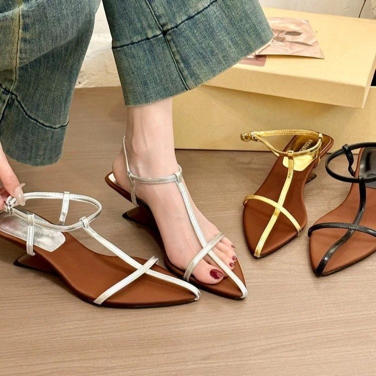 复古尖头露趾十字带凉鞋女夏季2025年新款小众设计一字扣罗马女鞋