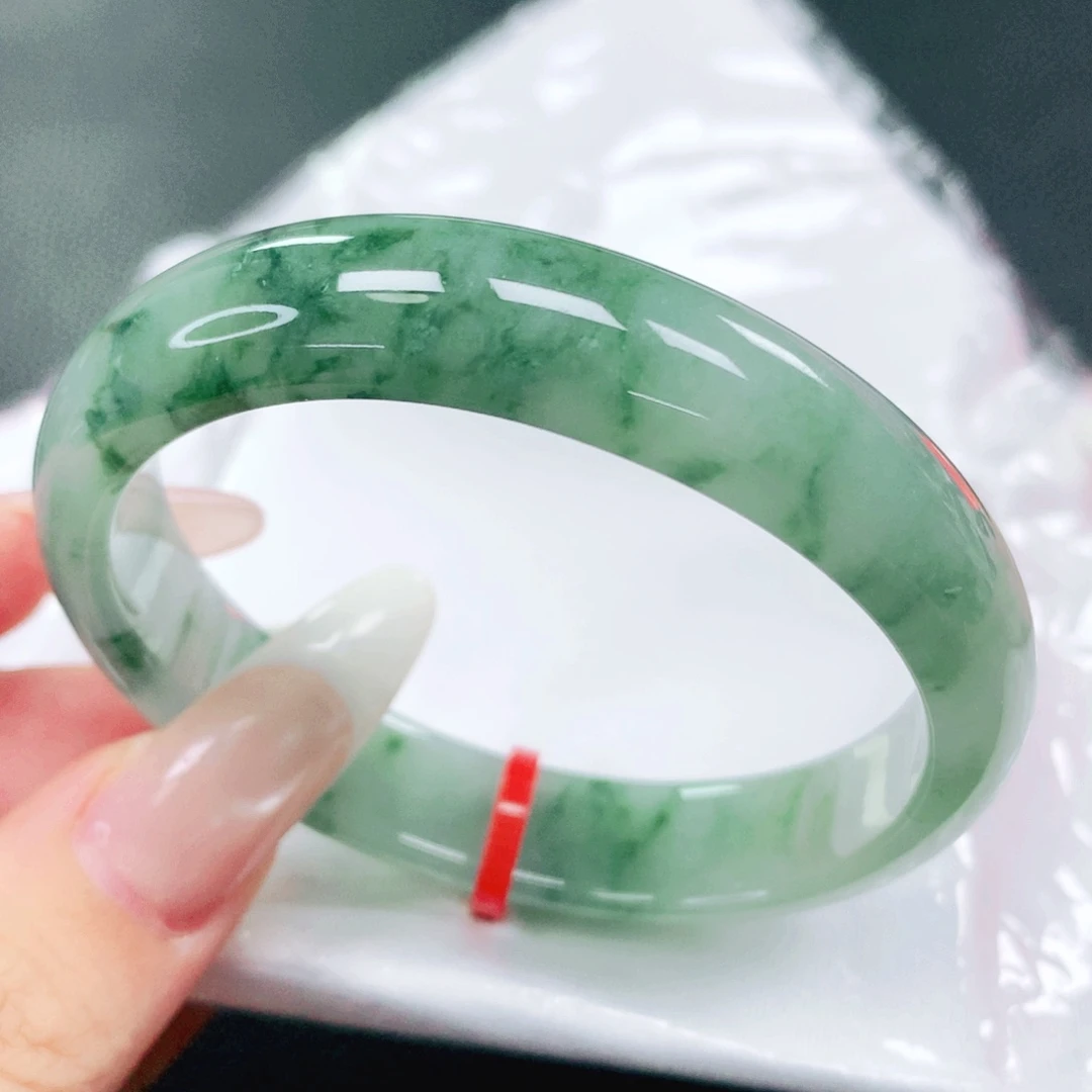 未镶嵌手镯翡翠54贵