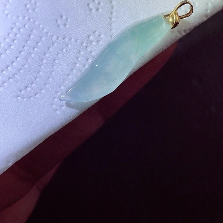 翡翠18K金镶嵌颈饰翡翠
