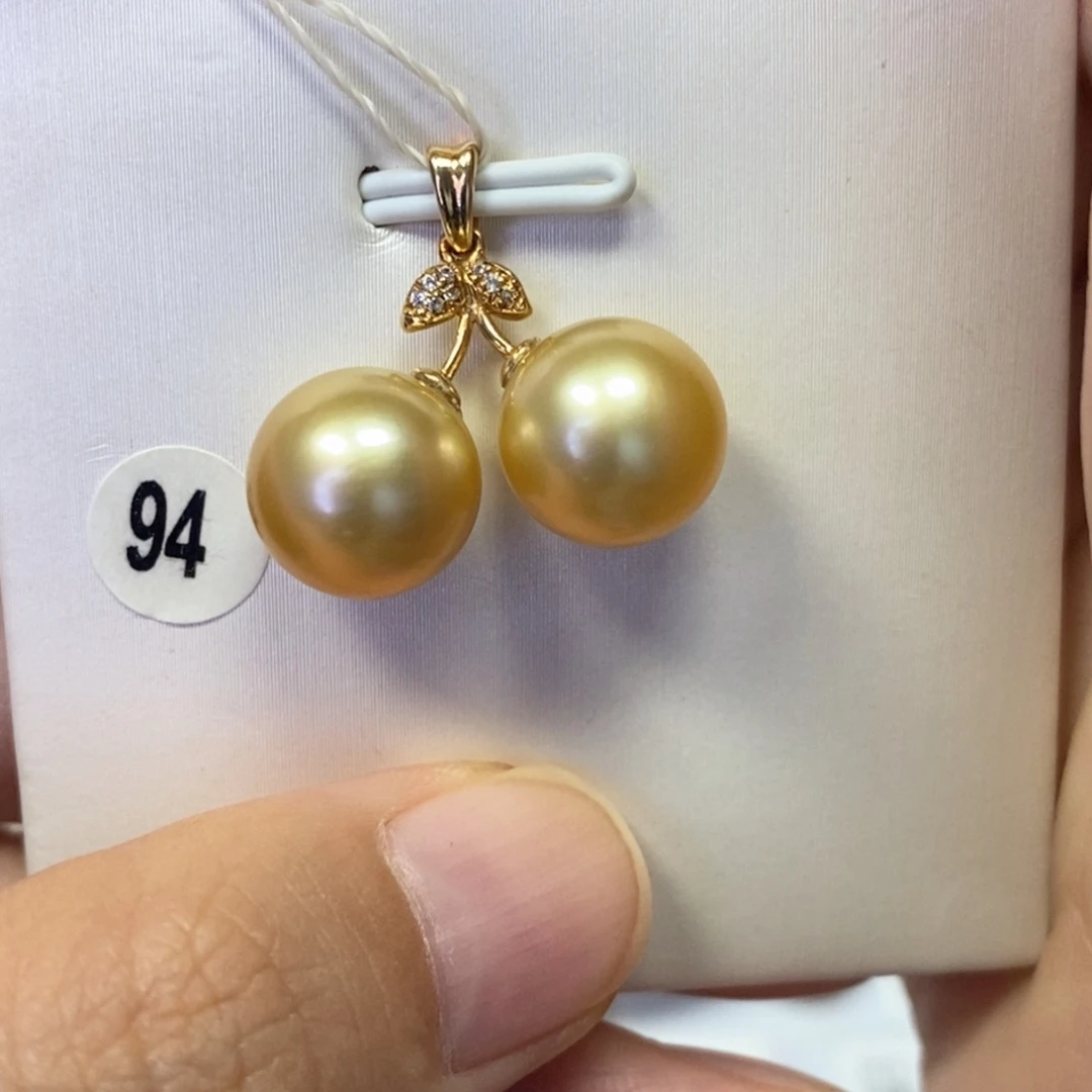 18K金镶嵌吊坠(不含链)海水珍珠浓金正圆10-11mm