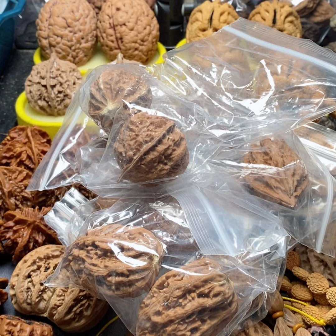 文玩核桃吊坠瑕疵56