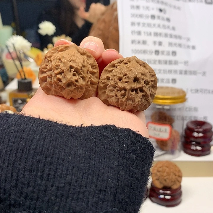 桃核吊坠38尺瓷娃娃