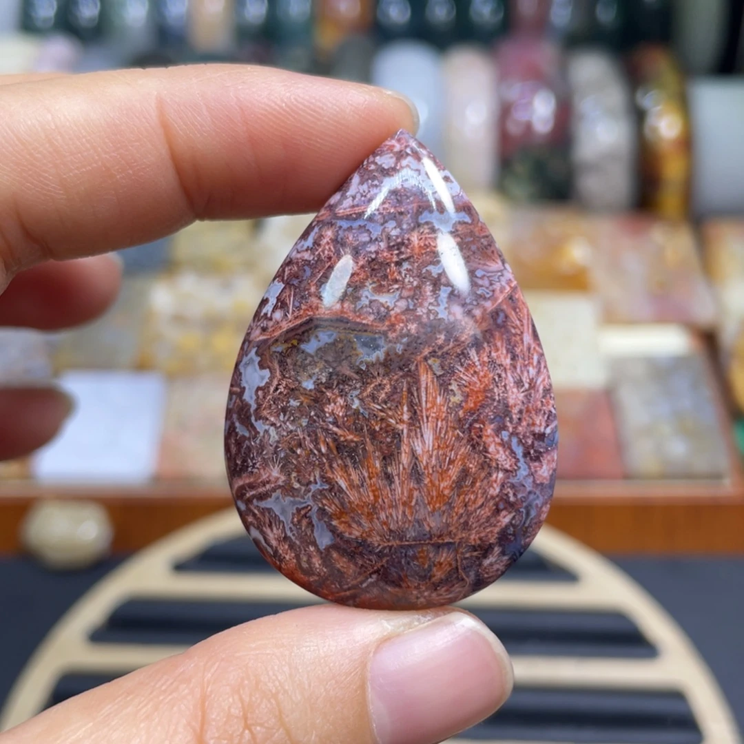 硅化玉未镶嵌颈饰k1