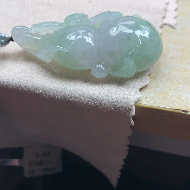 翡翠颈饰未镶嵌吊坠