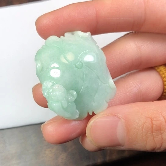 翡翠未镶嵌颈饰缅甸A货，每天下午1点半开播