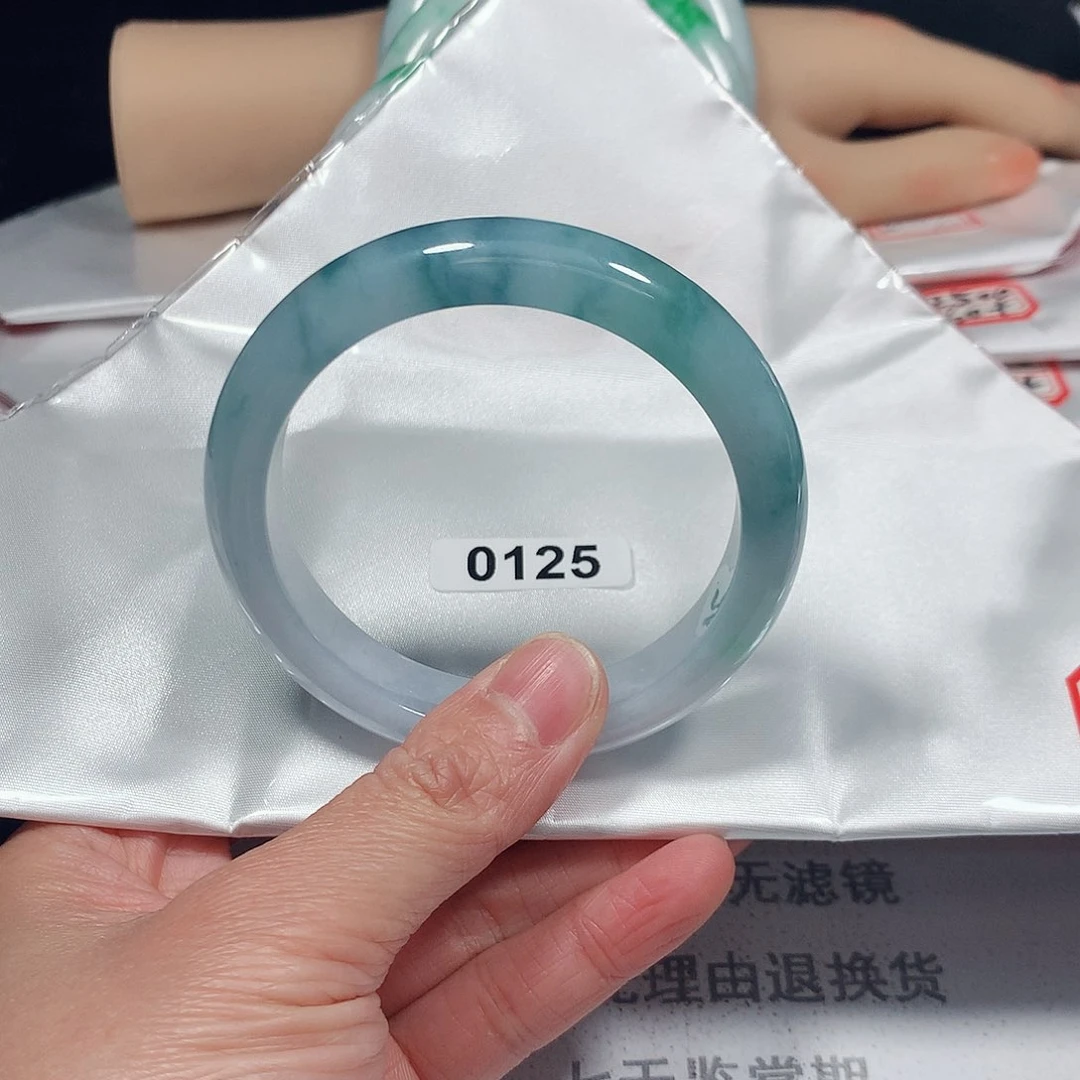 翡翠手镯未镶嵌天然缅甸A货翡翠手镯