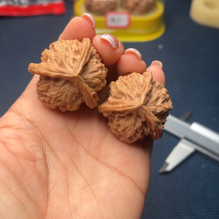 文玩核桃吊坠35盘山三棱全品