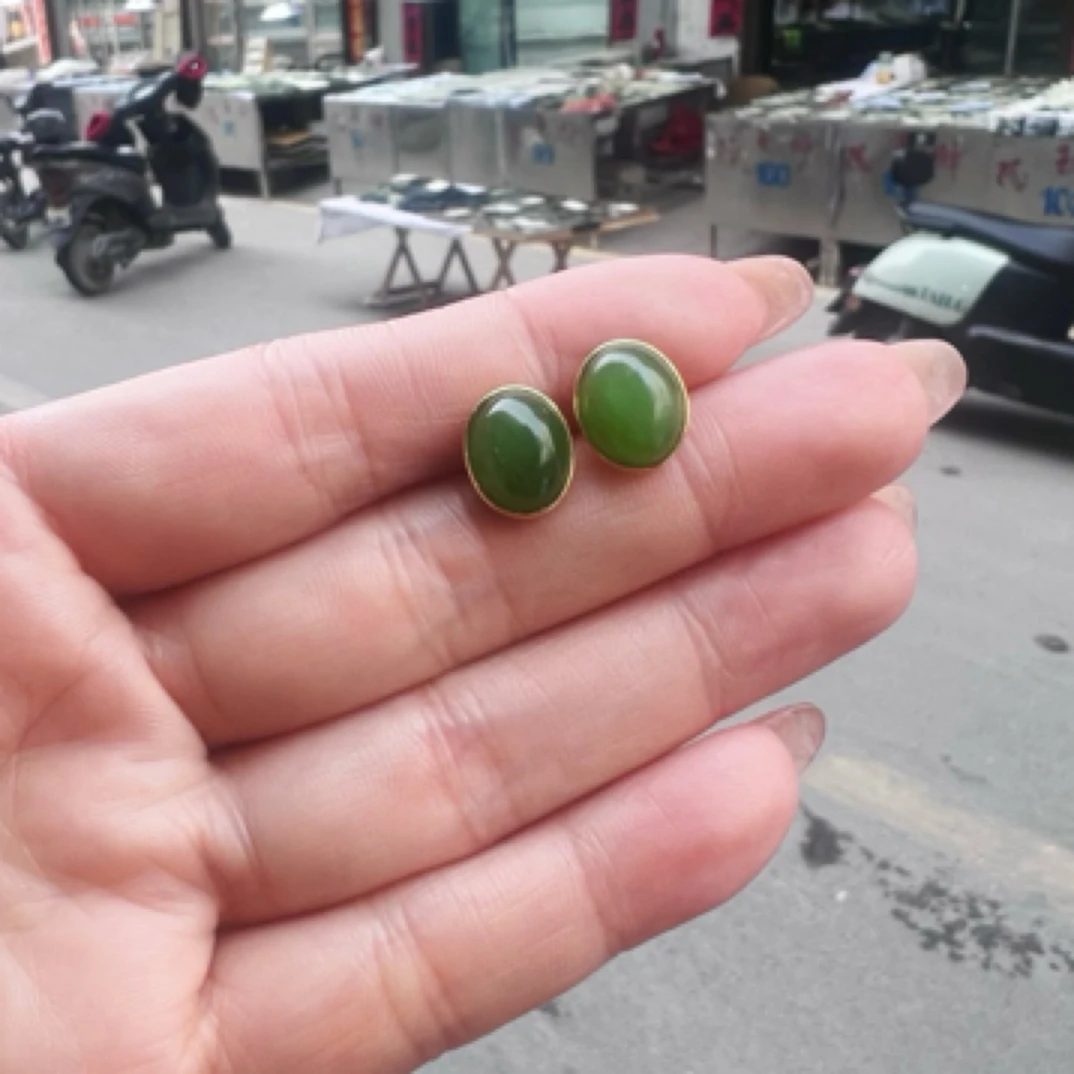 和田玉碧玉阳绿耳饰蛋面耳钉925银镶嵌镀金
