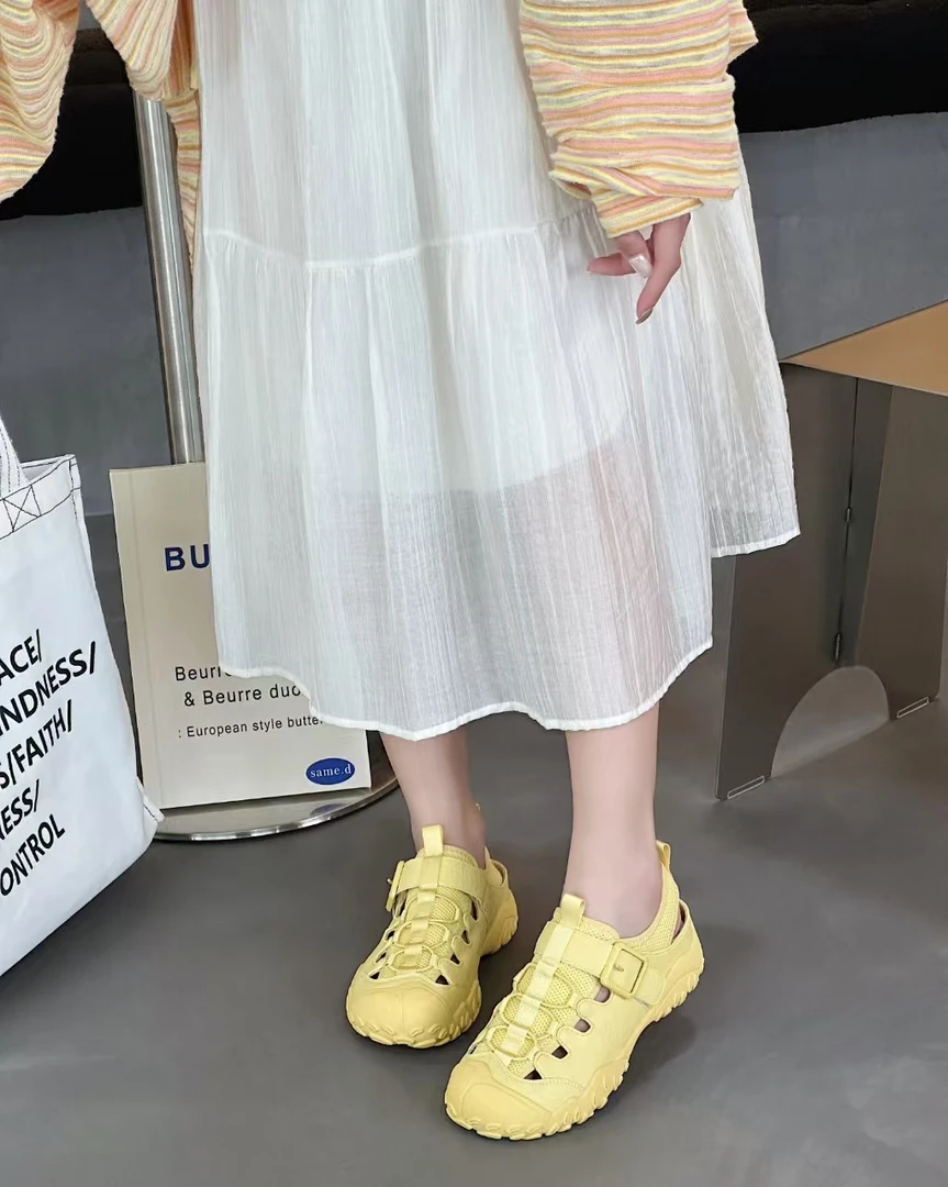 84656全皮平底板鞋镂空