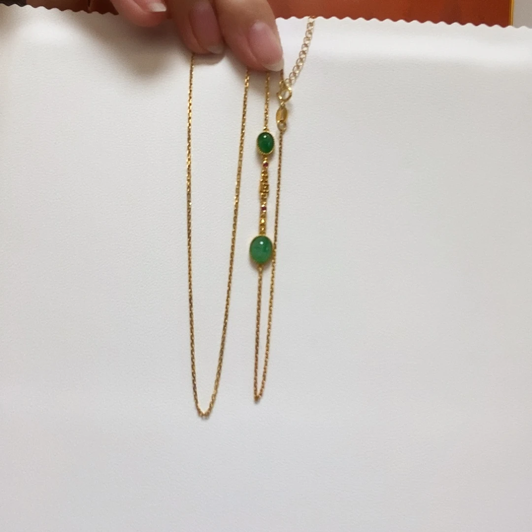 翡翠18K金镶嵌颈饰简单