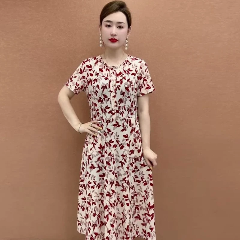 妈妈夏季裙子2025新款时尚夏装连衣裙短袖洋气中老年碎花气质裙子