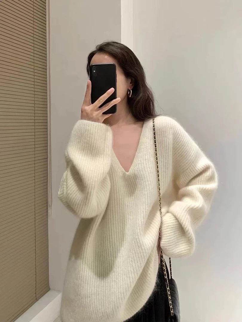 欧货慵懒风~秋冬V领纯羊毛衫女宽松纯色中长款针织毛衣软糯打底衫