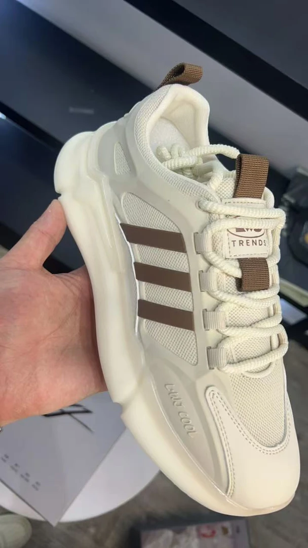 AD夏季新款超轻户外运动休闲跑鞋防滑轻便舒适经典三条杠网面百搭