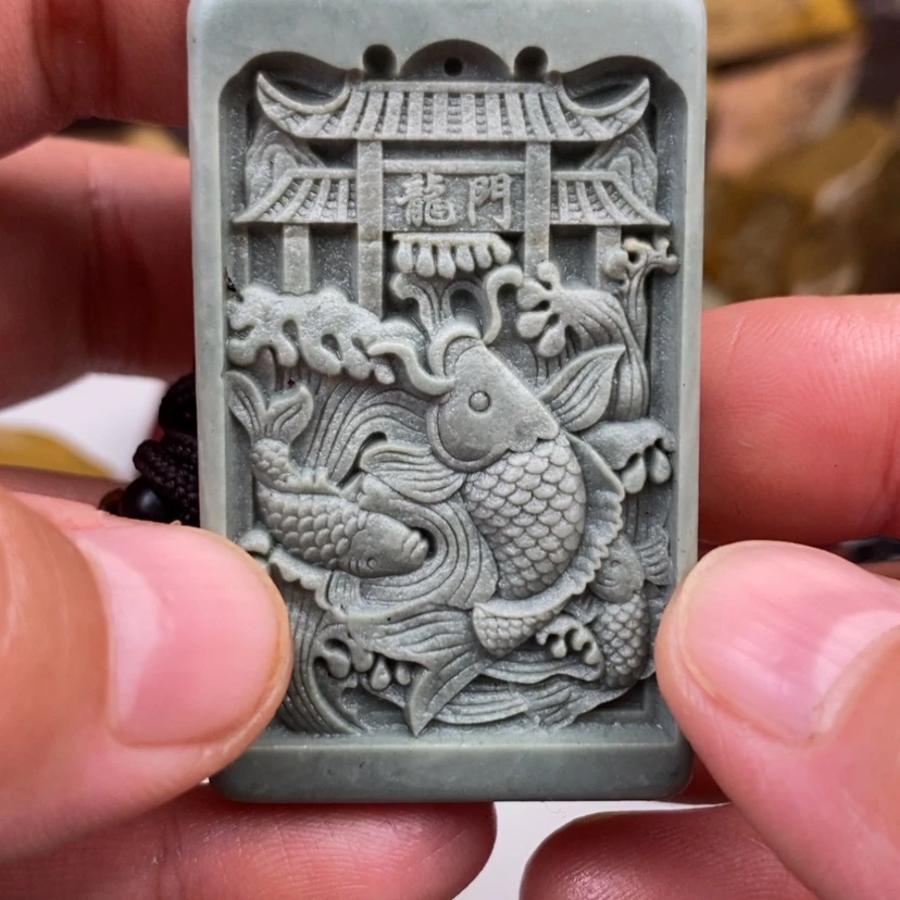 【闪购商品】原石雕刻手把件或脖挂件