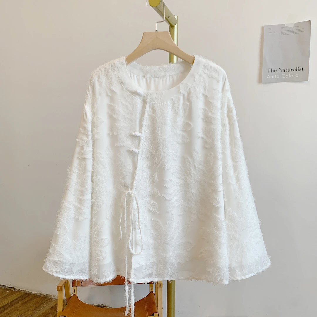 慕容雪Y3035剪花侧边系带圆领衬衫