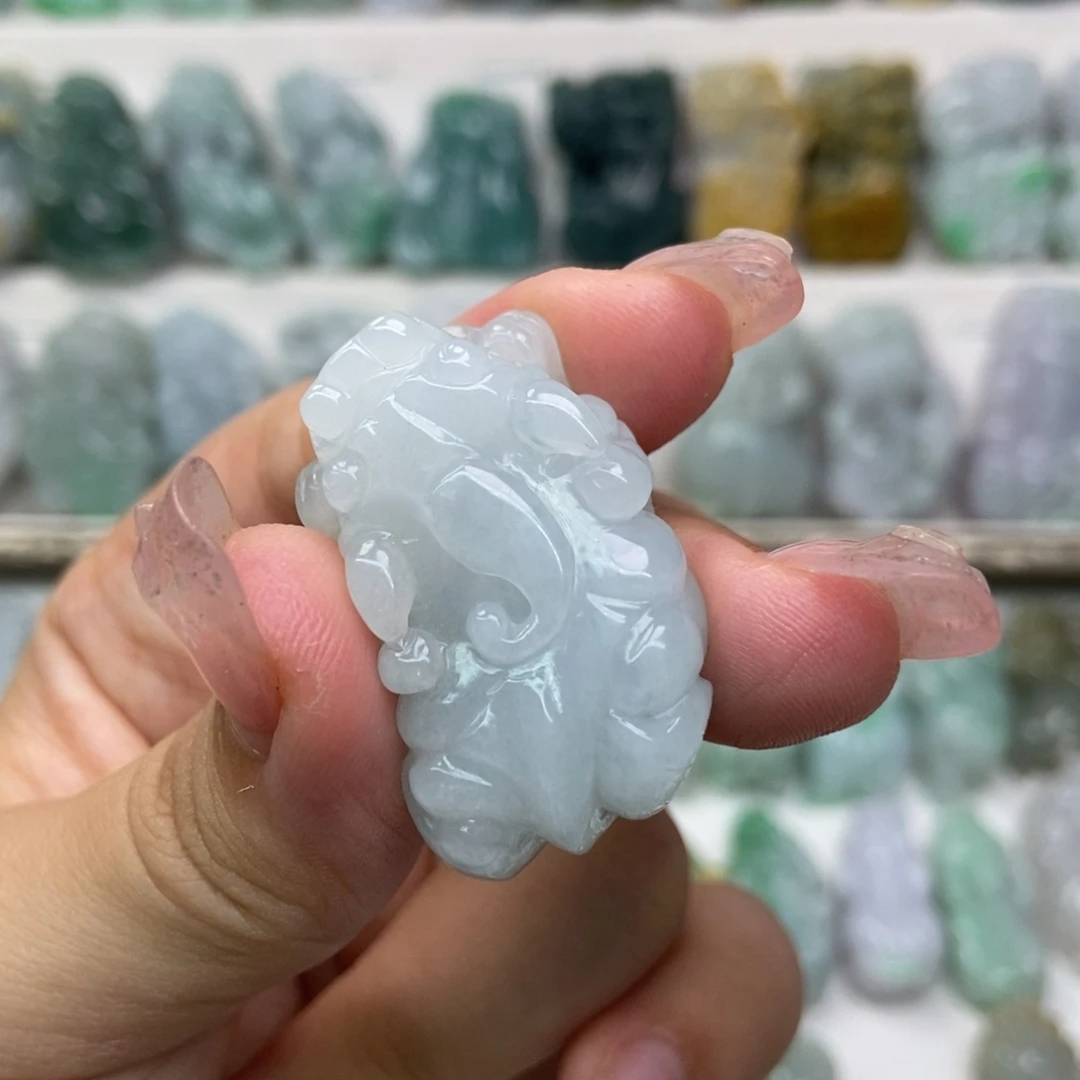 翡翠未镶嵌吊坠(赠链)口含珠