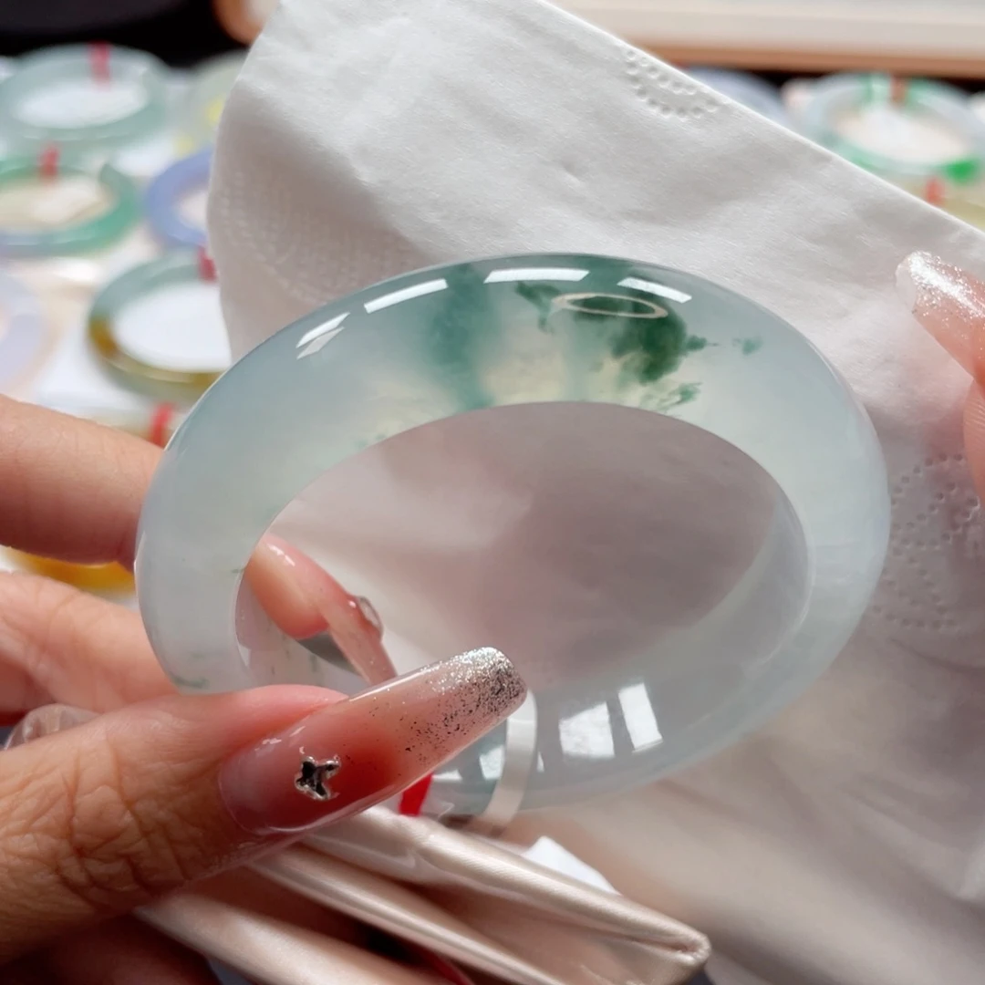 【闪购商品】翡翠手镯未镶嵌厚装白冰飘绿花灵动飘逸52.6圈23号