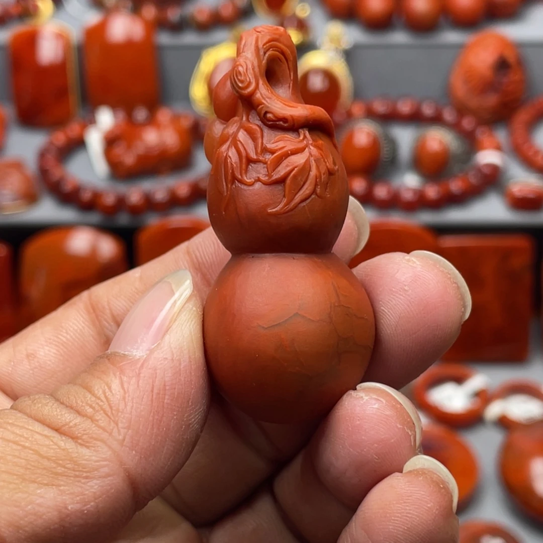 南红玛瑙未镶嵌珠宝奇石吊坠