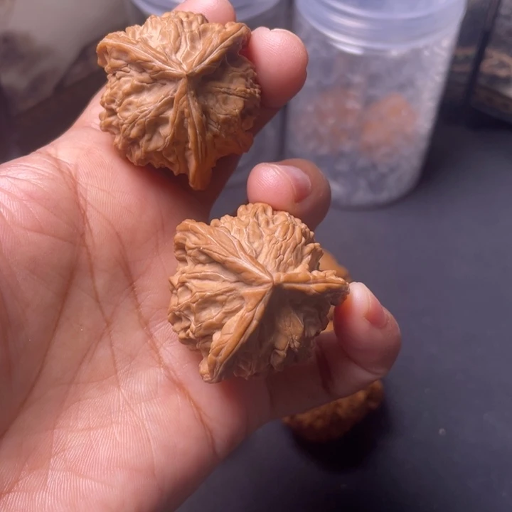 文玩核桃把件37三棱