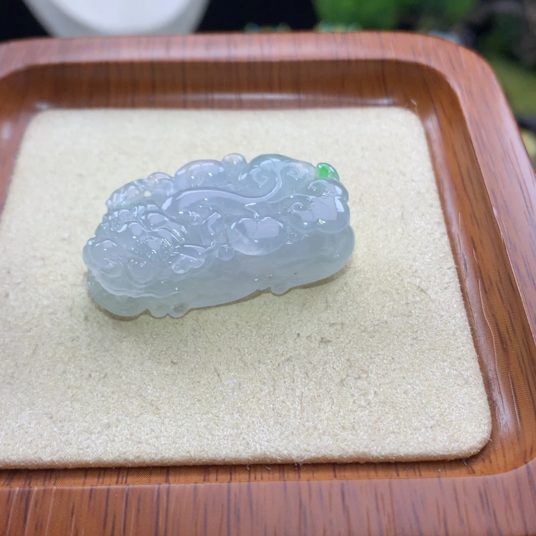 翡翠未镶嵌颈饰翡翠4