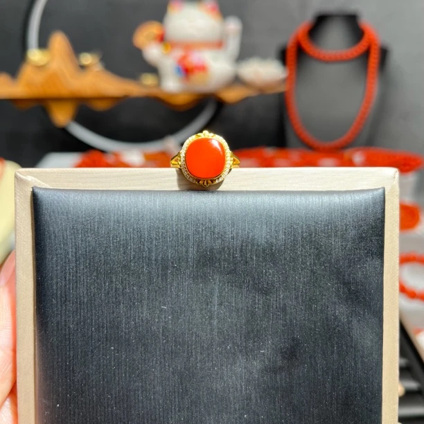 精品南红戒指原矿瓦西柿子红18k金镶2.8克，圈号15