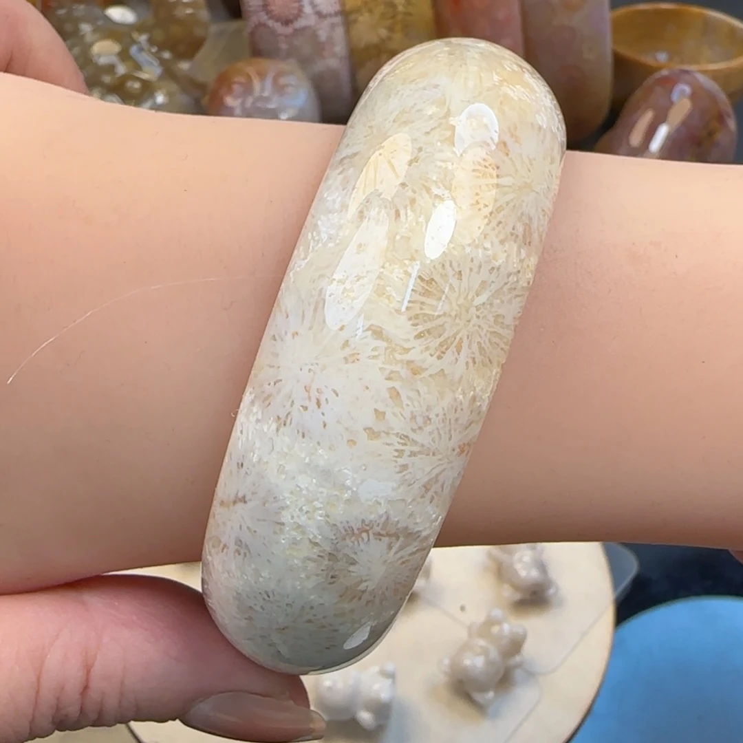 硅化珊瑚（珊瑚玉）未镶嵌手镯56-57圈