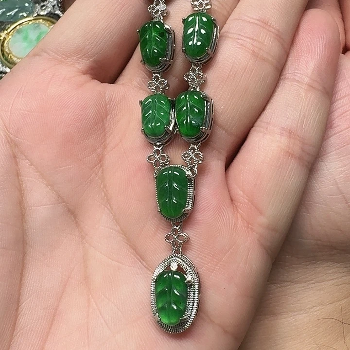 翡翠未镶嵌颈饰天然A货翡翠放漏