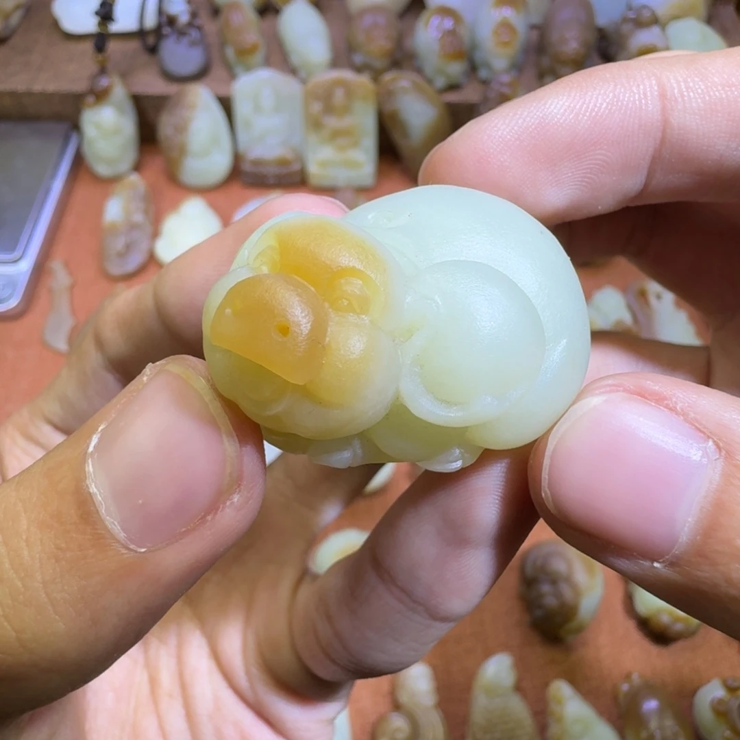 和田玉未镶嵌颈饰