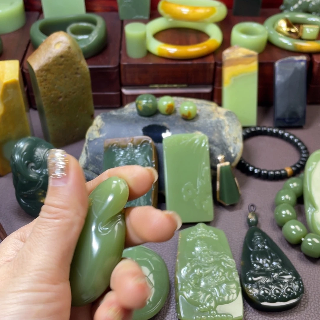 海***风岫岩河磨玉（透闪石质玉）未镶嵌车挂