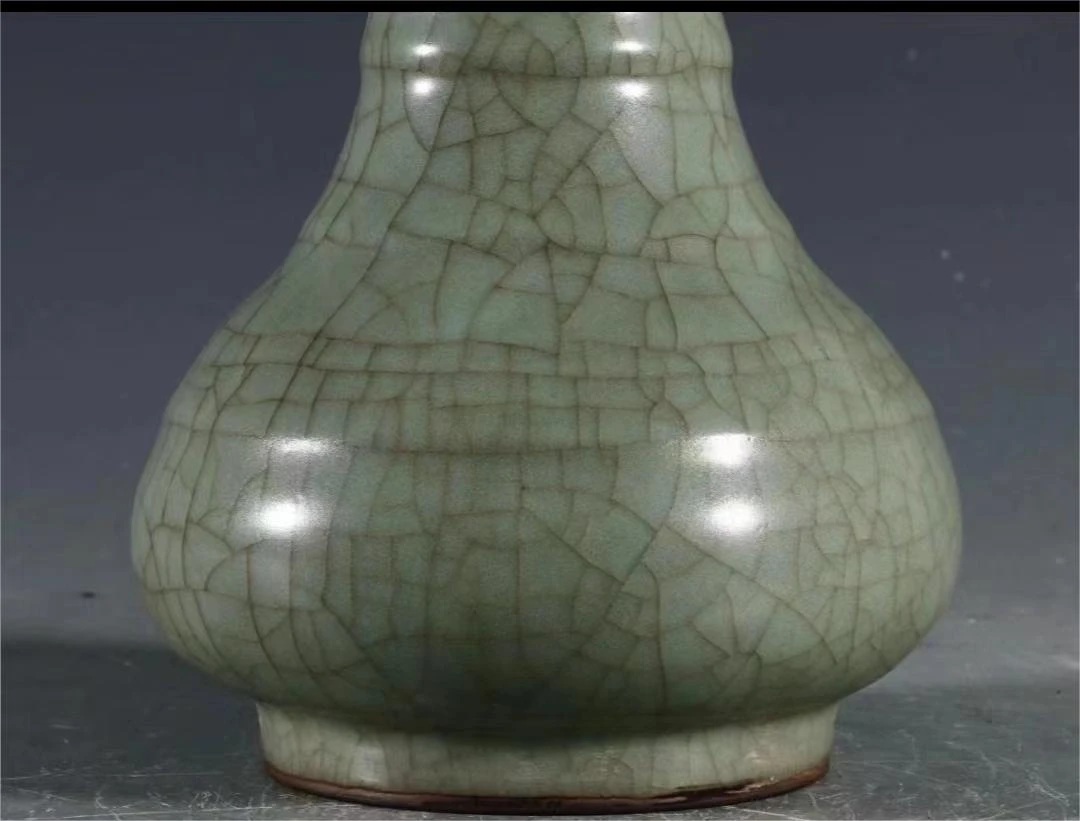 手工手绘 开片瓶