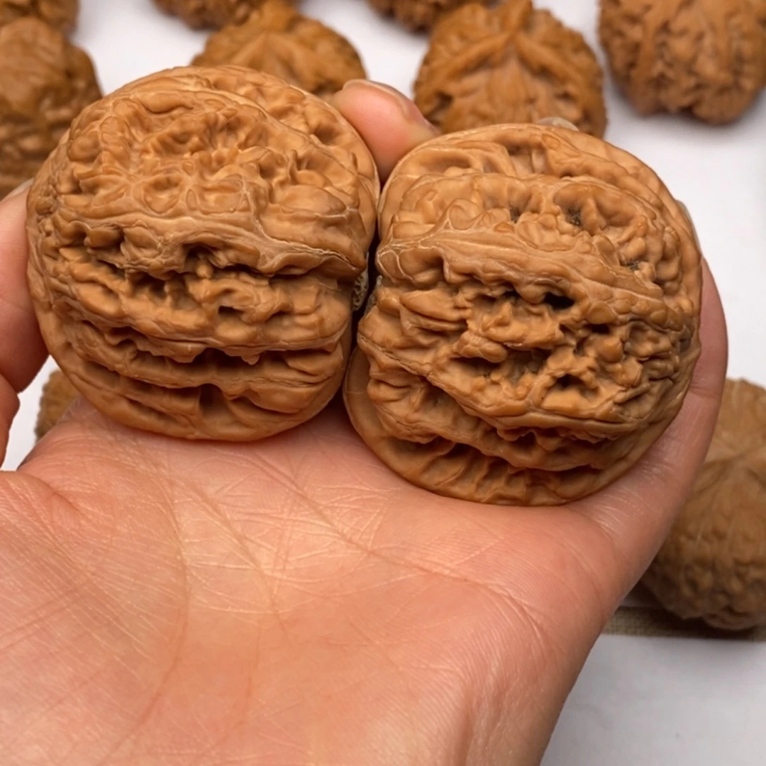 文玩核桃把件球筋