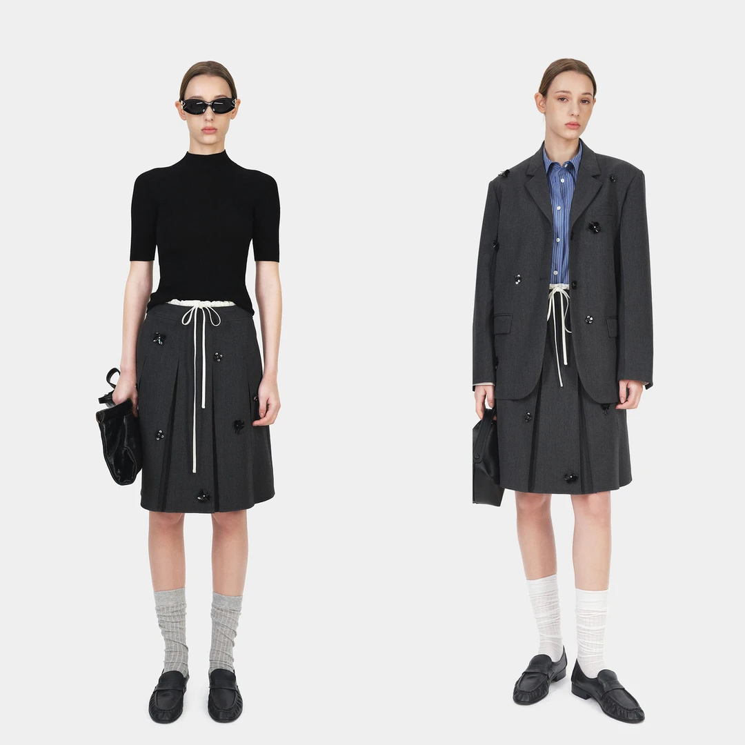 Marllen时髦聚焦 静奢手工钉珠平驳领西装抽绳百褶半身裙套装女春