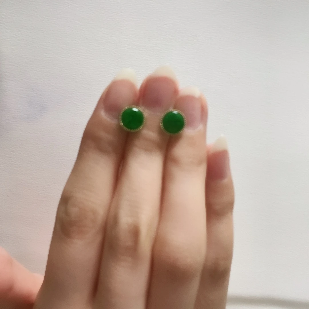 翡翠18K金镶嵌耳饰简单