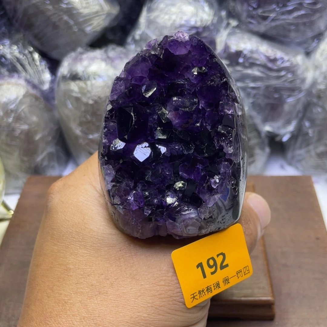 未镶嵌水晶大型摆件（非配饰）