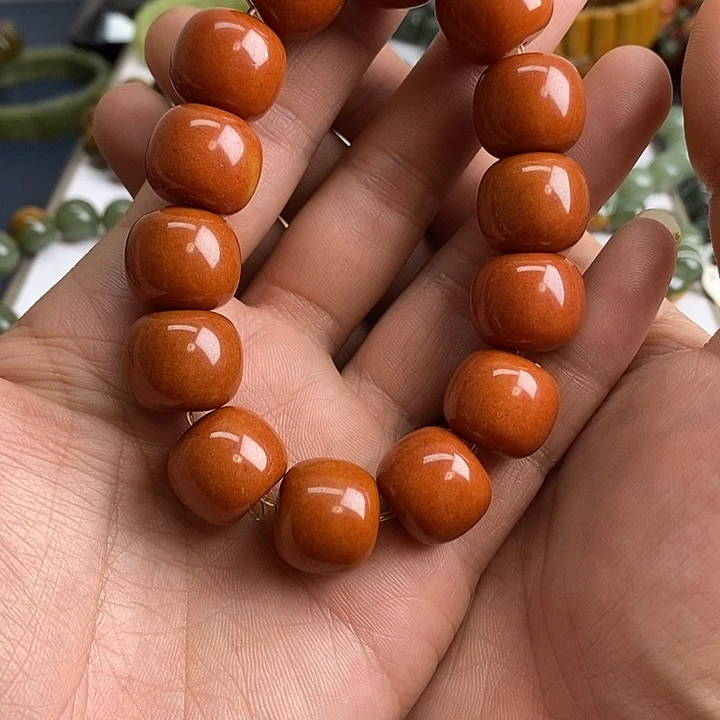 未镶嵌透闪石质玉珠宝奇石