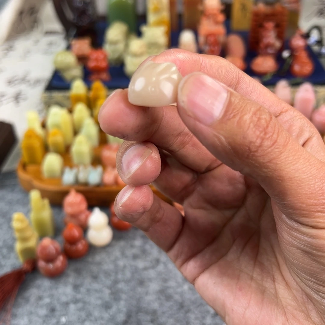 老挝石A*芙蓉体兔摆件1.8-2-1.1