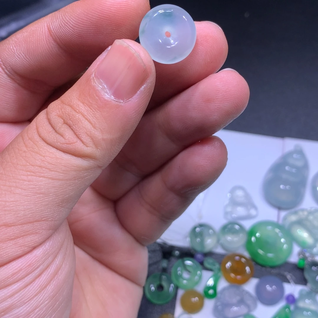 翡翠未镶嵌颈饰扣子