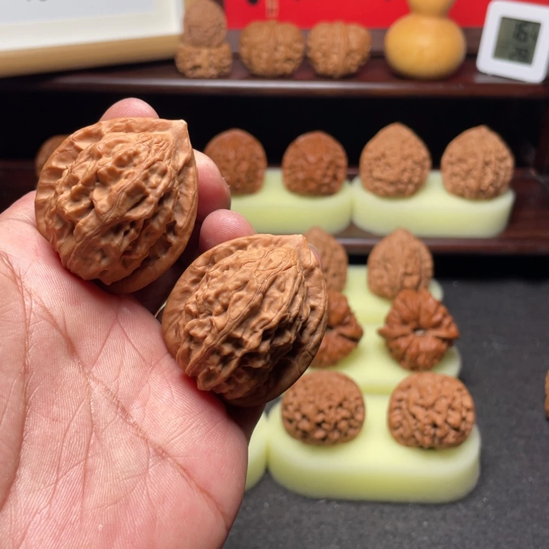 文玩核桃吊坠39大红袍