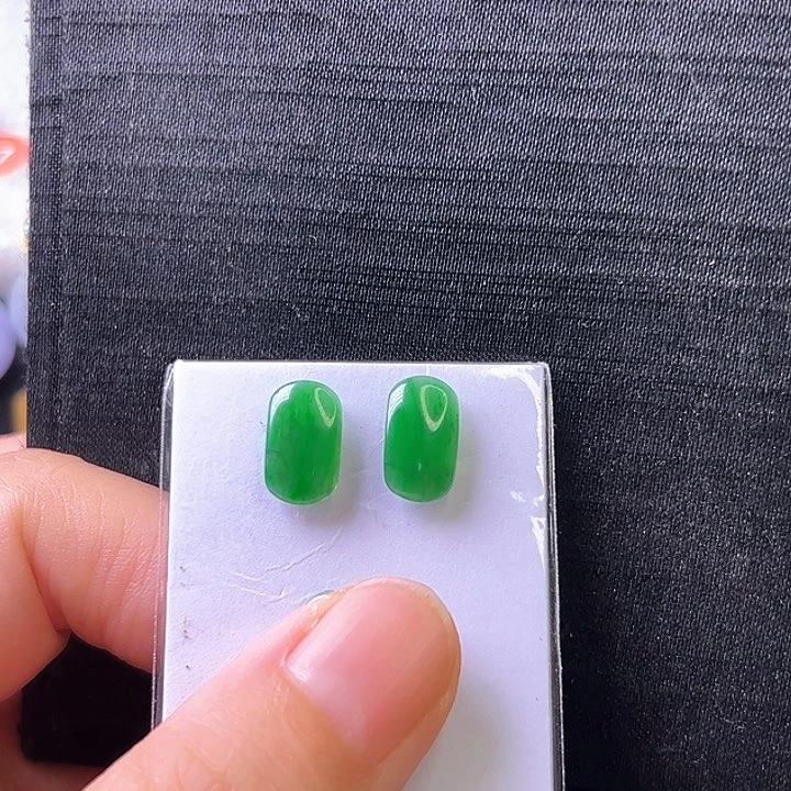 夏***3翡翠未镶嵌颈饰戒面