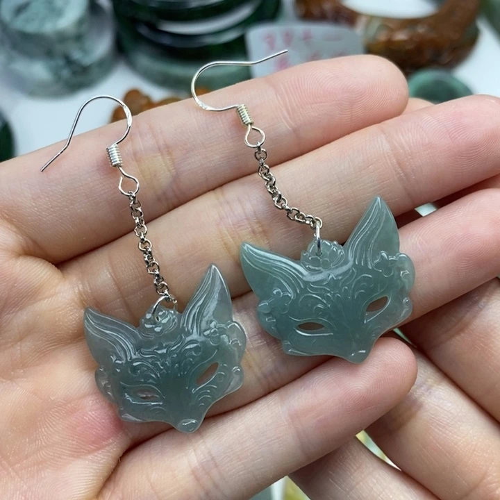 颈饰未镶嵌翡翠吊坠