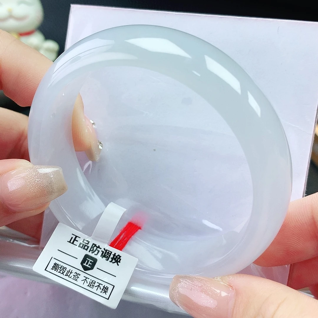 翡翠手镯未镶嵌58轮胎