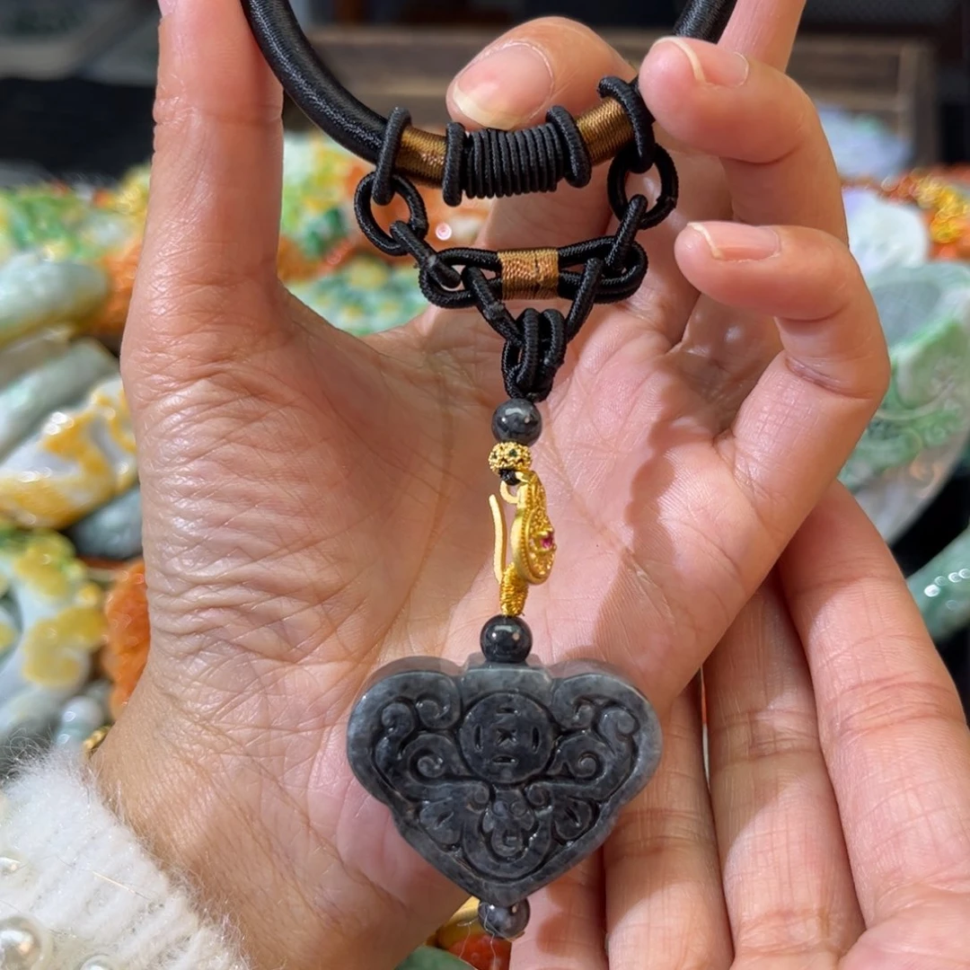 翡翠颈饰未镶嵌待编款