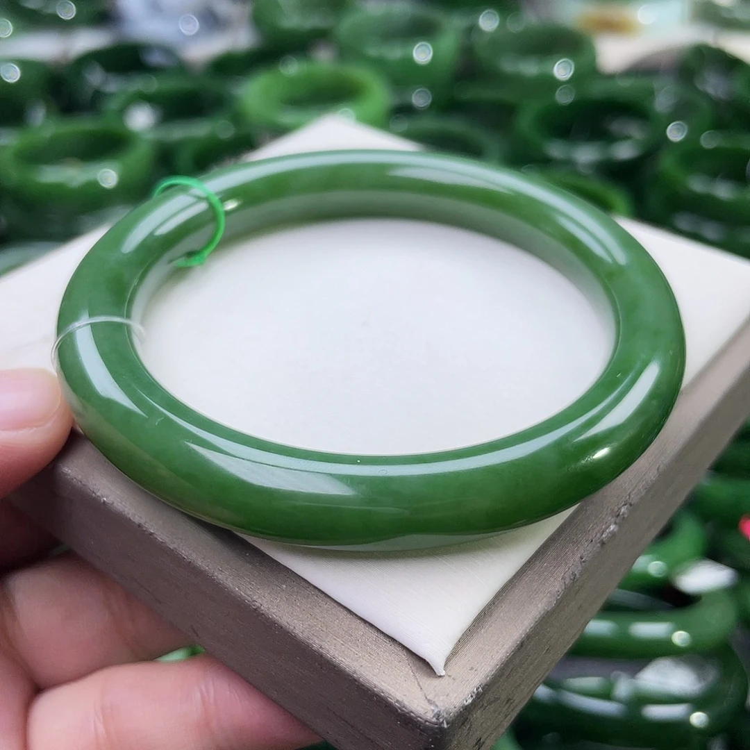 未镶嵌手镯和田玉（碧玉）