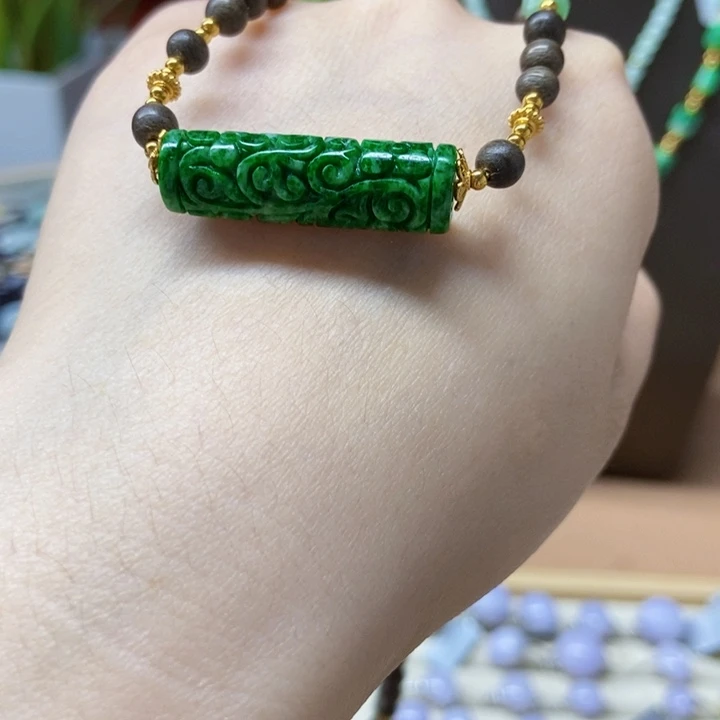 翡翠未镶嵌颈饰吊坠