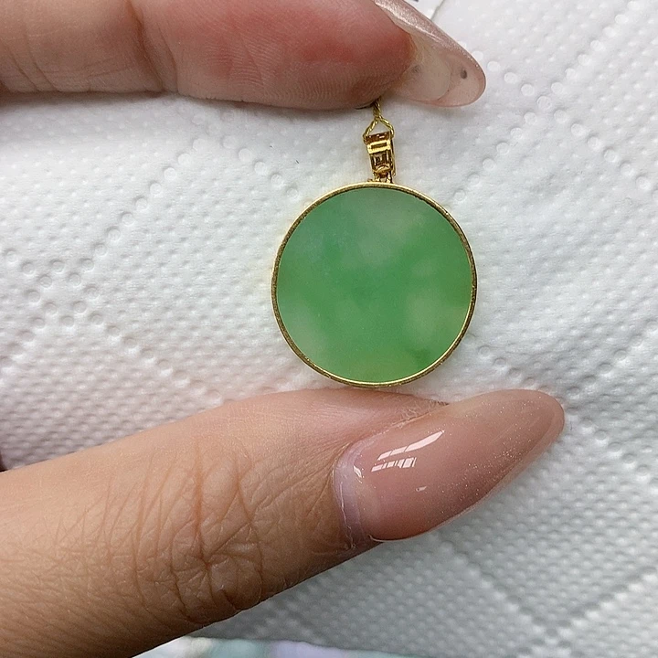 颈饰18K金镶嵌翡翠