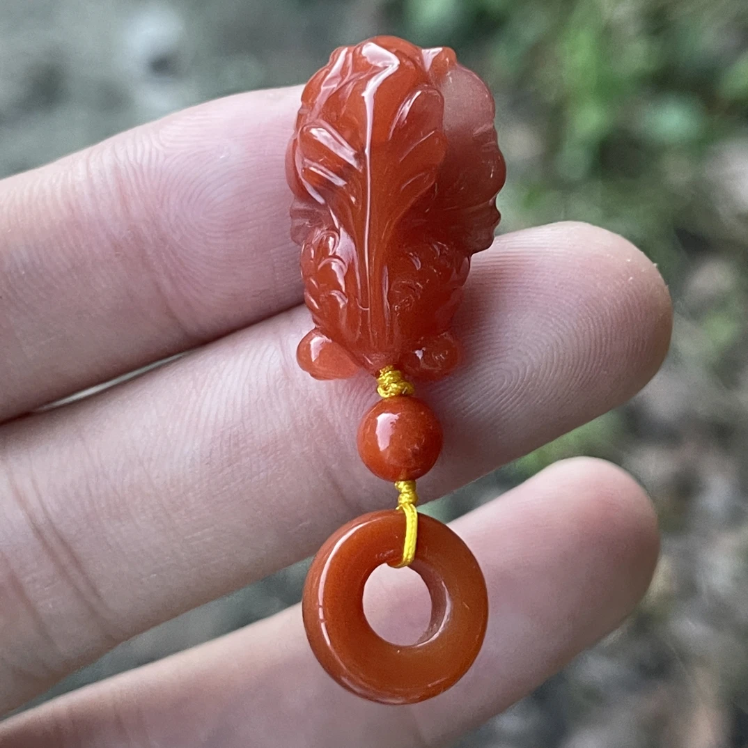 精品南红配饰金鱼提溜,颜色红润,尺寸14.5x21.5x9.5mm